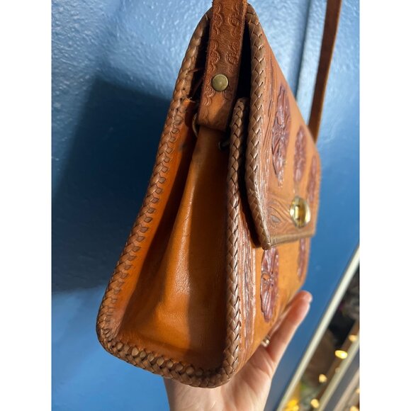 Vintage Southwestern Tooled Leather Shoulder Bag With Floral Design - Picture 7 of 14